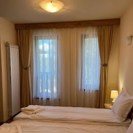 за гости алекс Pamporovo